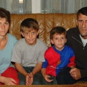 Naturalisation refusée car la famille kosovare se promène trop souvent en survêtement
